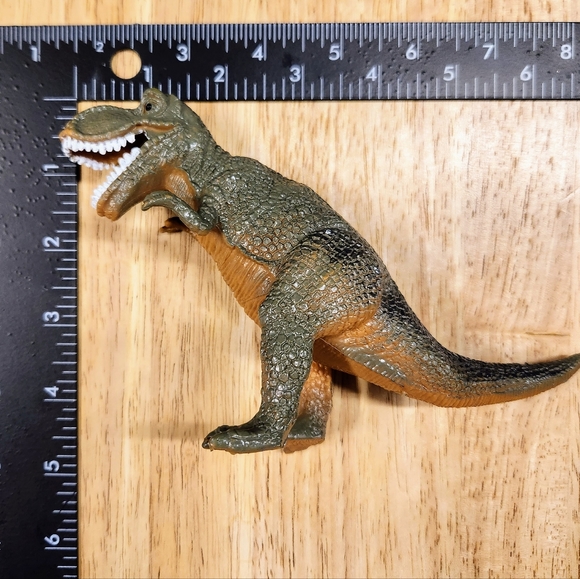 Summer Time Dino Display - Picture 14 of 15